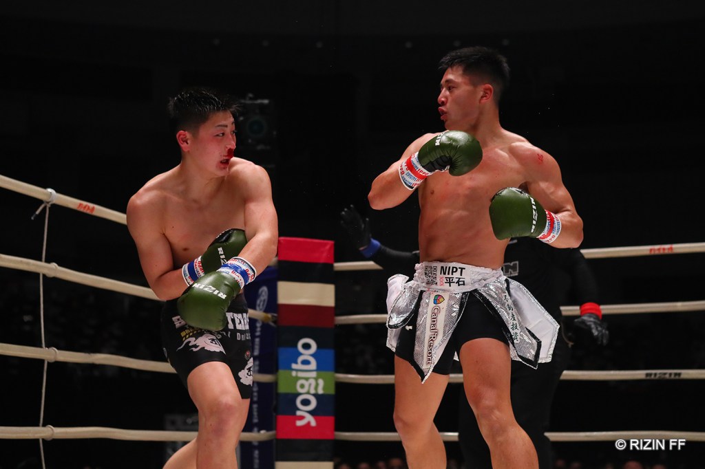 TAIGA and Kanta Motoyama exchange punches