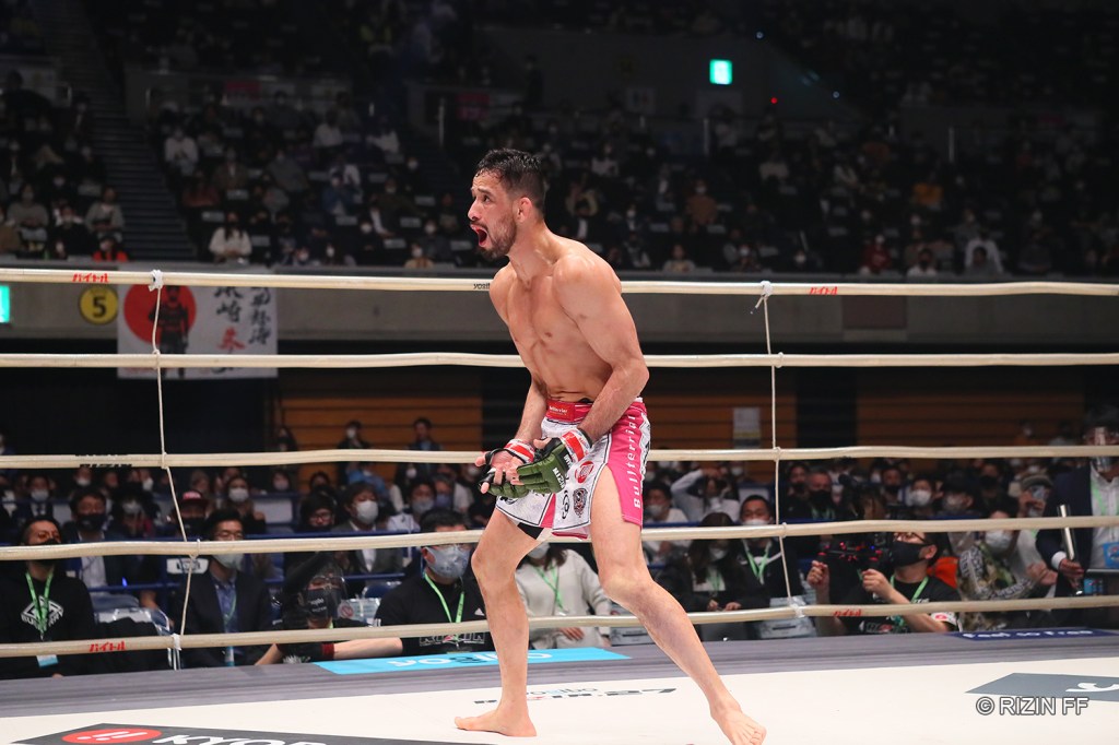 Kleber Koike celebrates after his win against Kazumasa Majima
